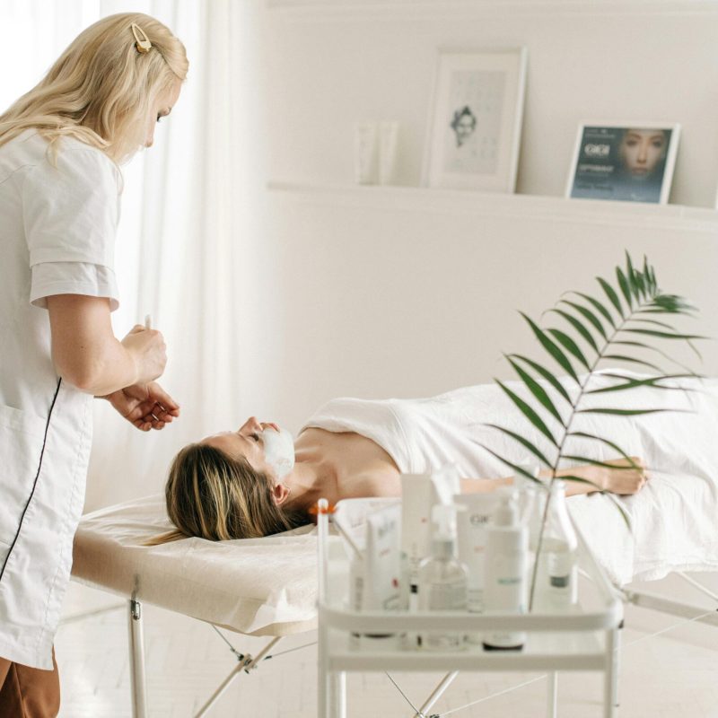 pexels-ivan-samkov-5659012